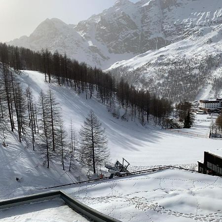 Cervinia Ski In Ski Out - Spacious Apartment เบรยล์-แชร์วิเนีย ภายนอก รูปภาพ