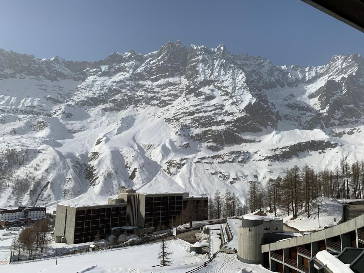 Cervinia Ski In Ski Out - Spacious Apartment เบรยล์-แชร์วิเนีย ภายนอก รูปภาพ