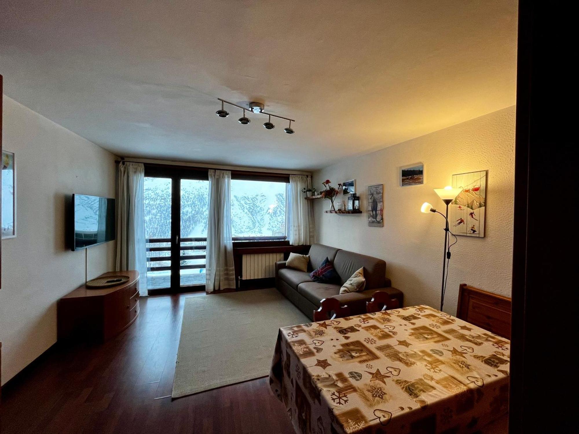 Cervinia Ski In Ski Out - Spacious Apartment เบรยล์-แชร์วิเนีย ภายนอก รูปภาพ